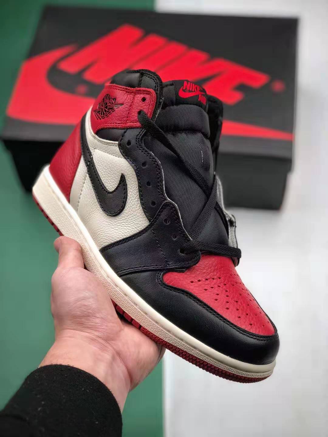 Air Jordan 1 Retro High OG 'Bred Toe' 555088-610