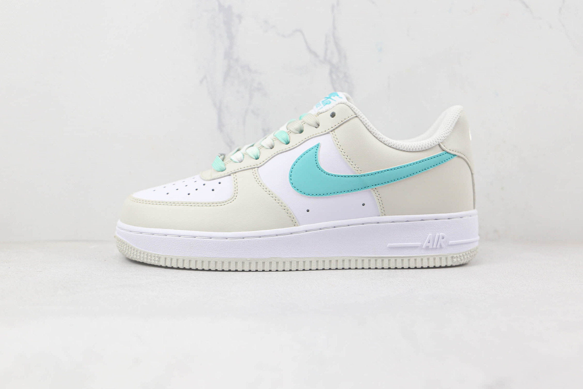 Nike Air Force 1 07 Low White Navy Blue Off-White LZ6699-555 - Stylish and Versatile Sneakers for Men