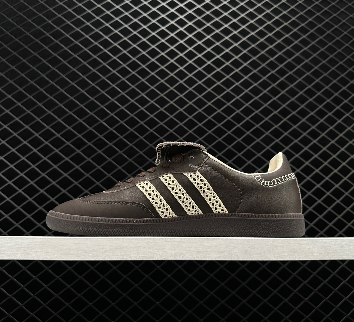 Adidas Wales Bonner x Samba 'Black' FX7517 - Stylish Collaboration with a Classic Touch Adidas Wales Bonner x Samba 'Black' FX7517 - Stylish Collaboration with a Classic Touch