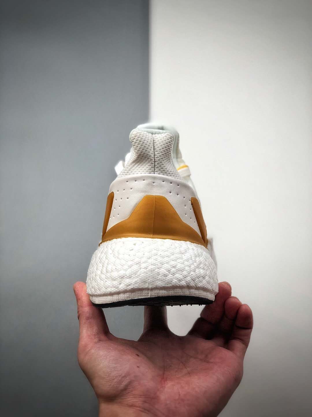 Adidas X9000L4 White Gold Metallic FY2347 - Stylish and Comfy Sneakers Adidas X9000L4 White Gold Metallic FY2347 - Stylish and Comfy Sneakers