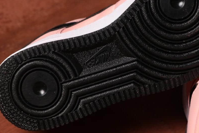 Nike Air Force 1 Low 'Valentine's Day' BQ6980-600 - Stylish and Romantic Sneakers Nike Air Force 1 Low 'Valentine's Day' BQ6980-600 - Stylish and Romantic Sneakers