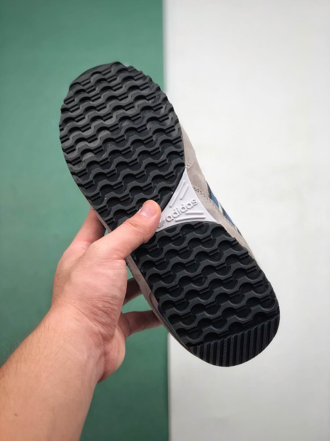 Adidas Originals ZX 750 B39988 - Top Quality Athletic Sneakers Adidas Originals ZX 750 B39988 - Top Quality Athletic Sneakers