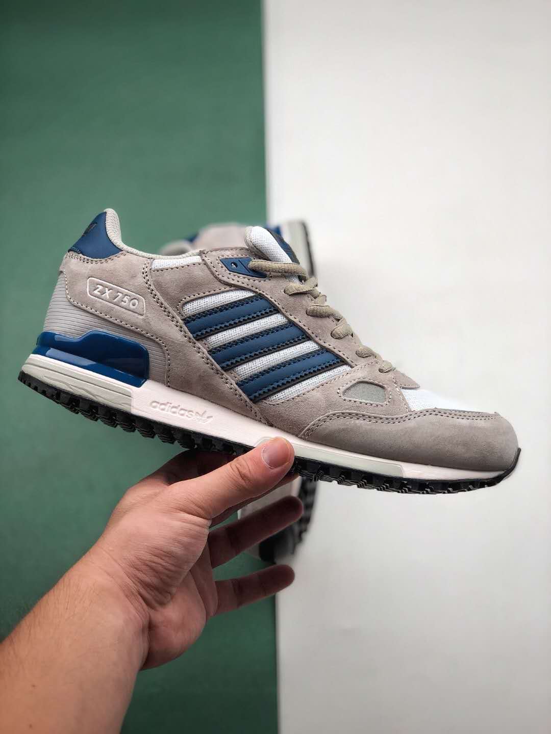 Adidas Originals ZX 750 B39988 - Top Quality Athletic Sneakers Adidas Originals ZX 750 B39988 - Top Quality Athletic Sneakers