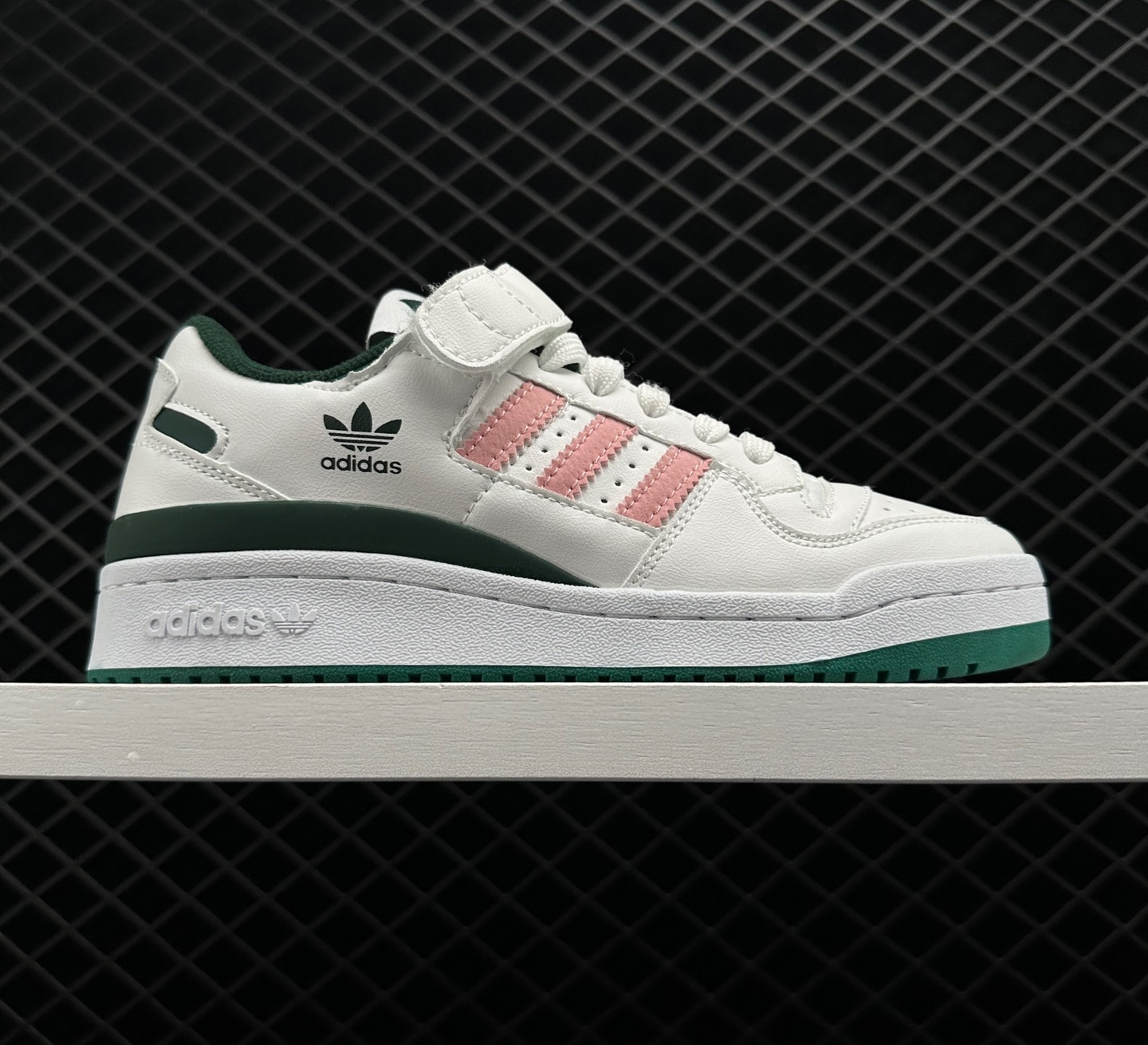 Adidas Originals Forum Low 84 in White/Green/Pink | H01671
