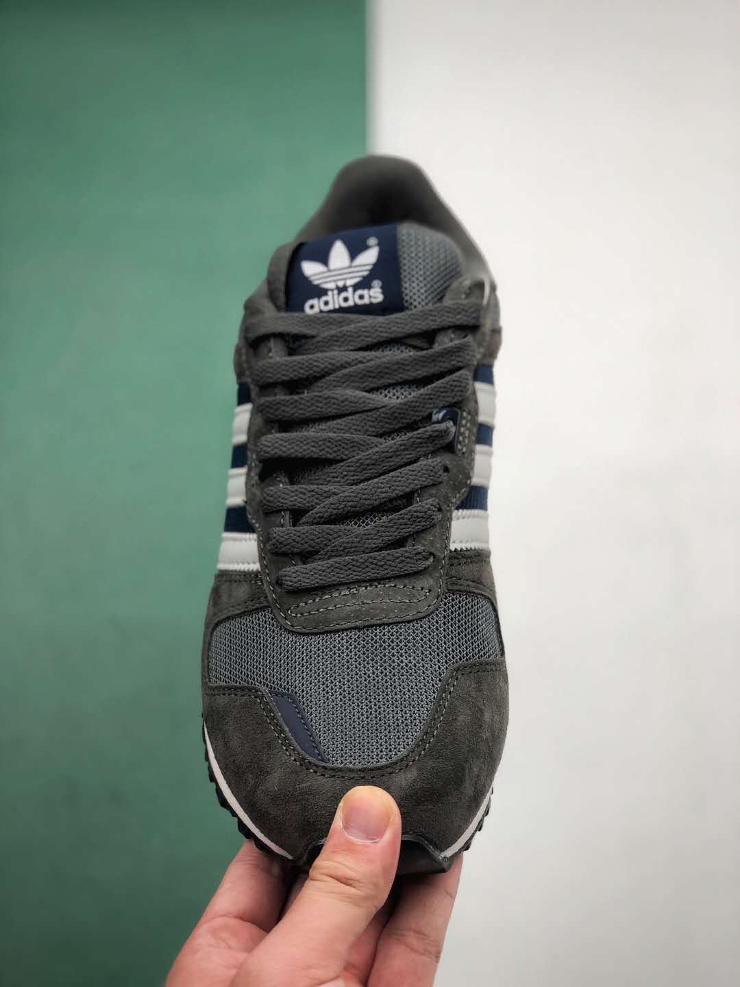 Adidas ZX 700 M19391 - Stylish and Comfortable Sneakers for Men Adidas ZX 700 M19391 - Stylish and Comfortable Sneakers for Men