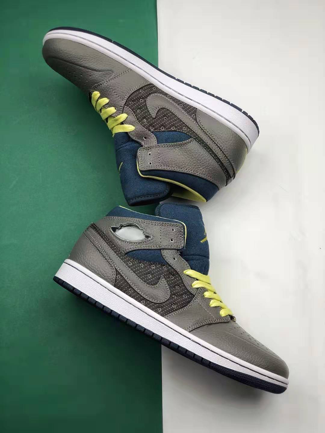 Air Jordan 1 Retro '97 TXT 555071-045 - Stylish & Classic Basketball Sneakers