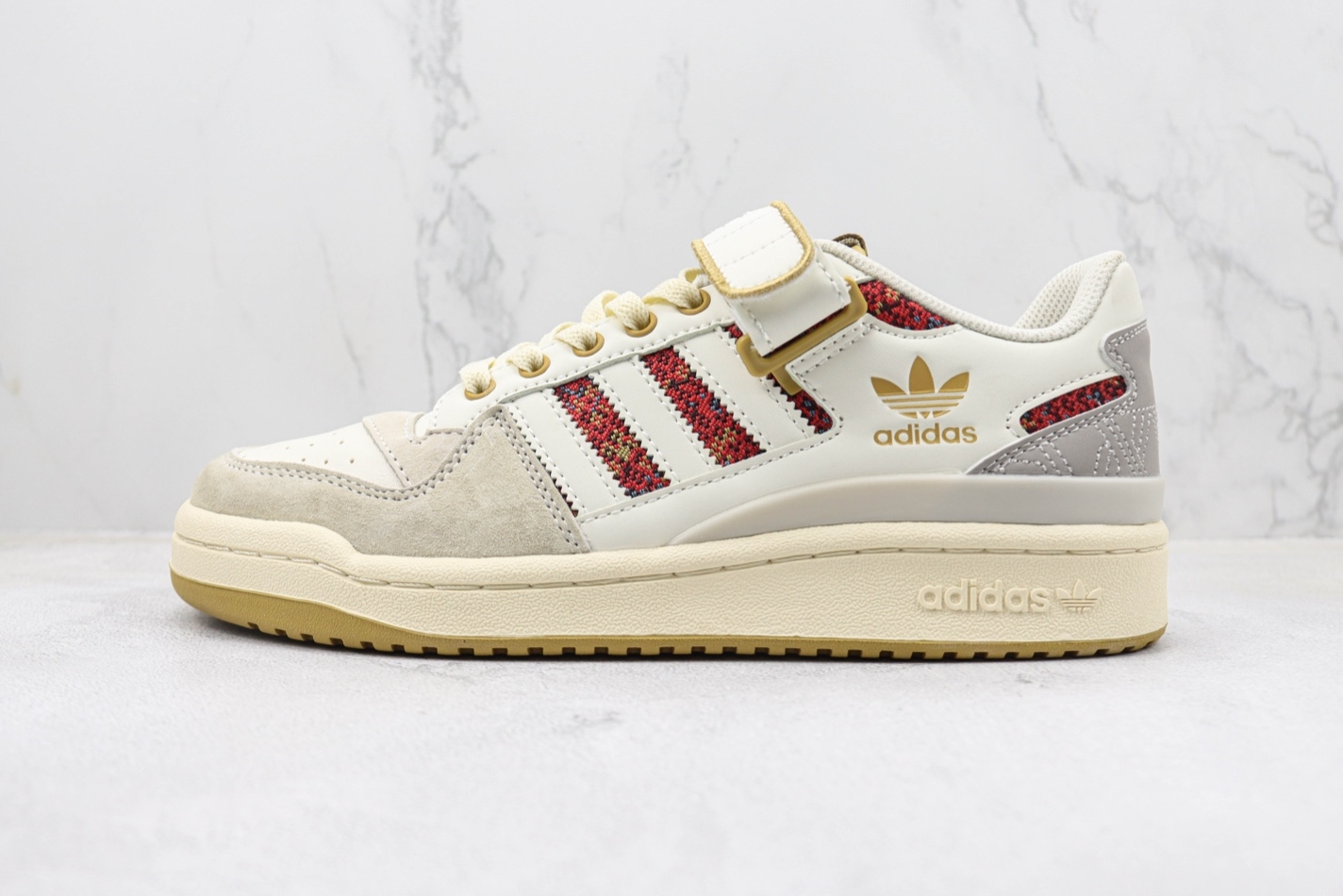Adidas Originals Forum Low HQ4604 - Stylish and Timeless Sneakers