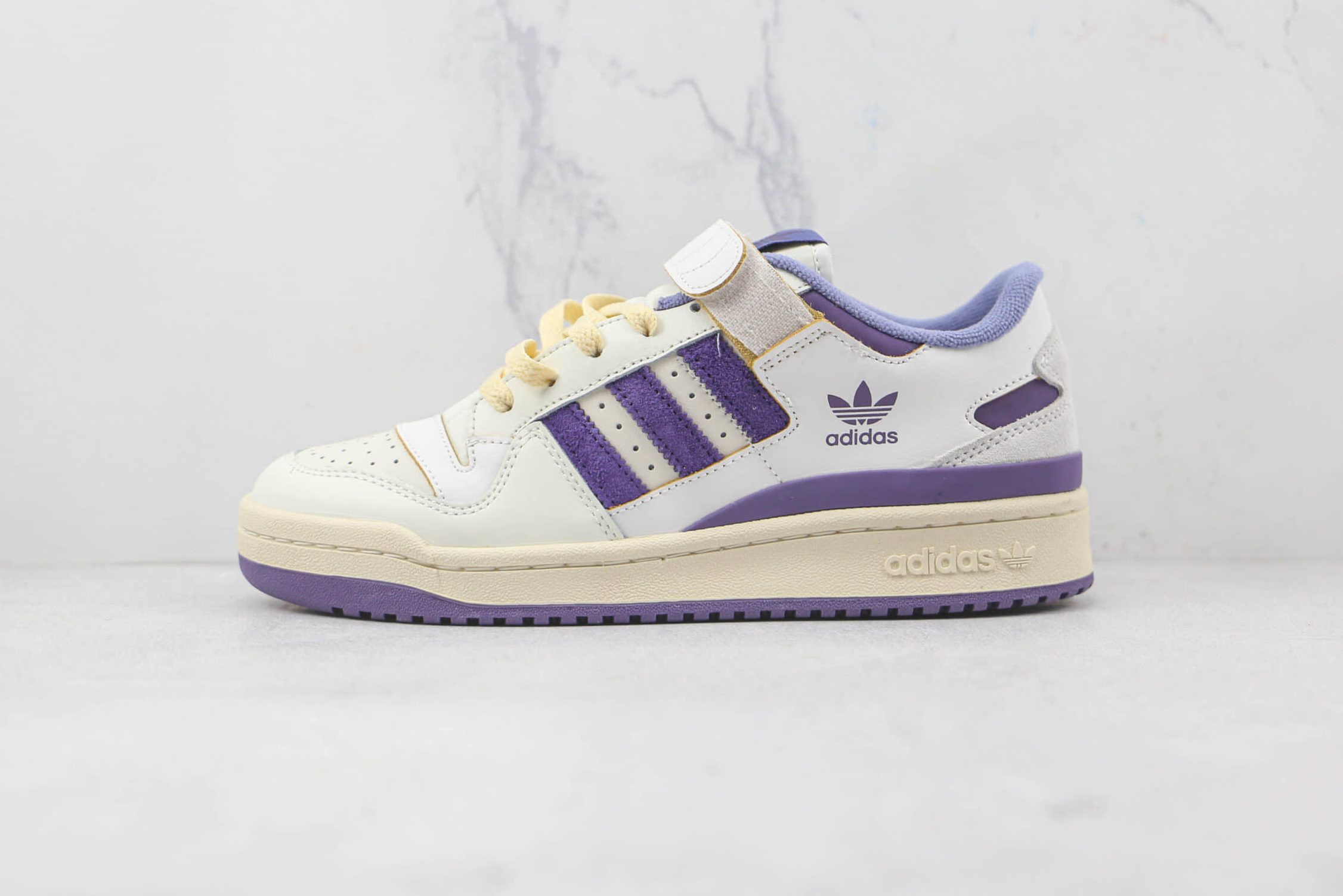 Adidas Forum 84 Low in White College Purple - GX4535