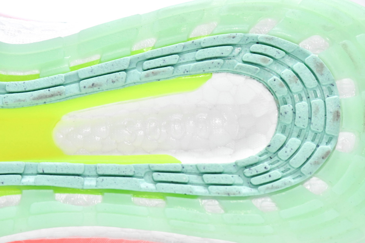 Adidas Ultra Boost 2022 Dazzling Color FY8688 - Top Performance Athletics