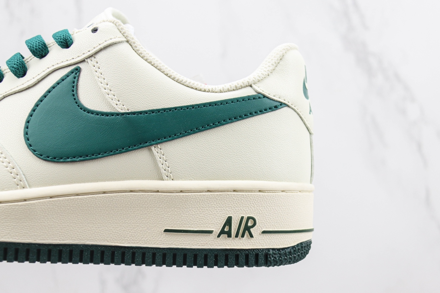 Nike Air Force 1 07 Low White Green Metallic Gold SP0758-027 - Classic Style with a Unique Twist Nike Air Force 1 07 Low White Green Metallic Gold SP0758-027 - Classic Style with a Unique Twist