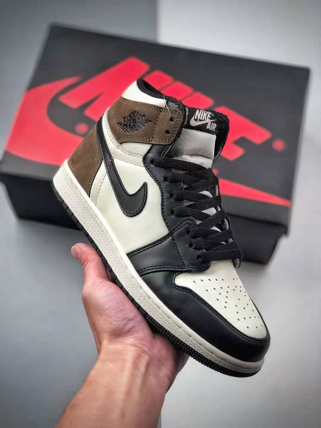 Air Jordan 1 Retro High OG 'Dark Mocha' 555088-105