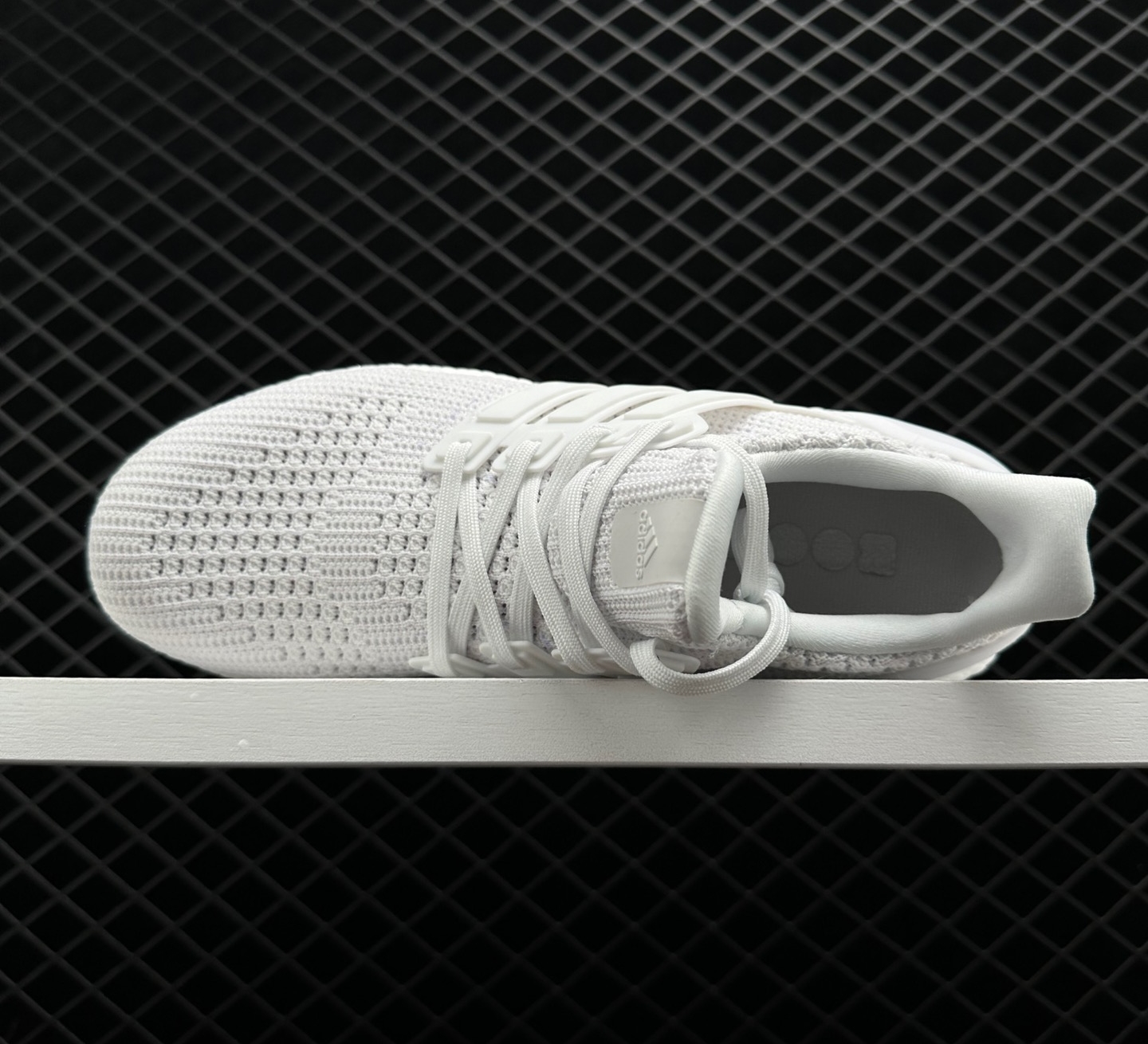 Adidas UltraBoost 2.0 Limited 'White Reflective' BB3928 - Premium Style & Performance Adidas UltraBoost 2.0 Limited 'White Reflective' BB3928 - Premium Style & Performance