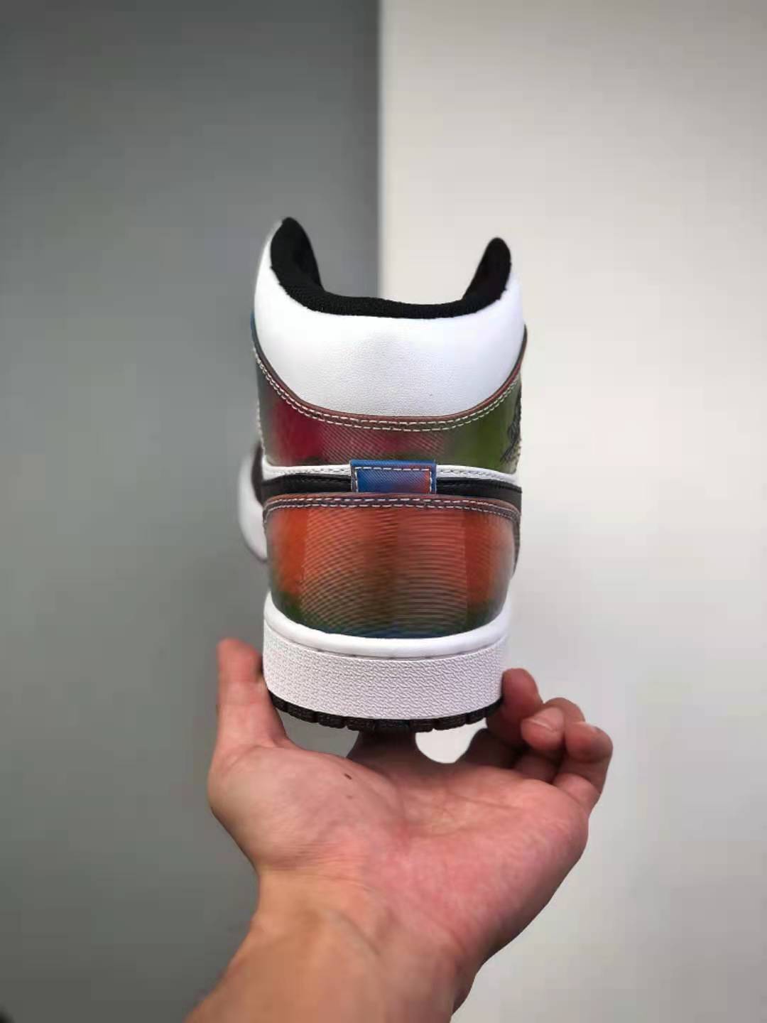 Air Jordan 1 Mid SE 'Heat Reactive' - Color Change | DM7802-100