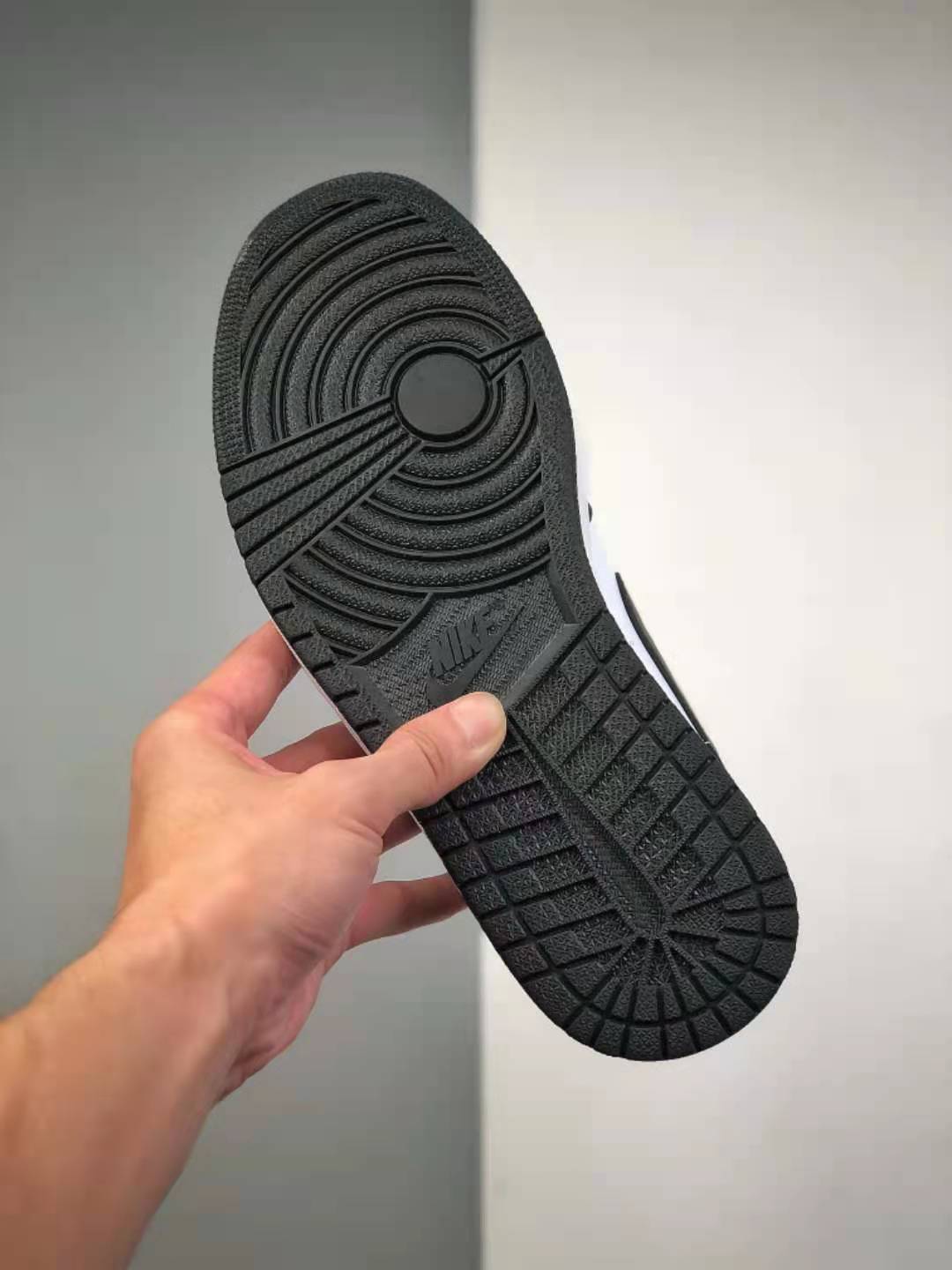 Air Jordan 1 Mid SE 'Heat Reactive' - Color Change | DM7802-100