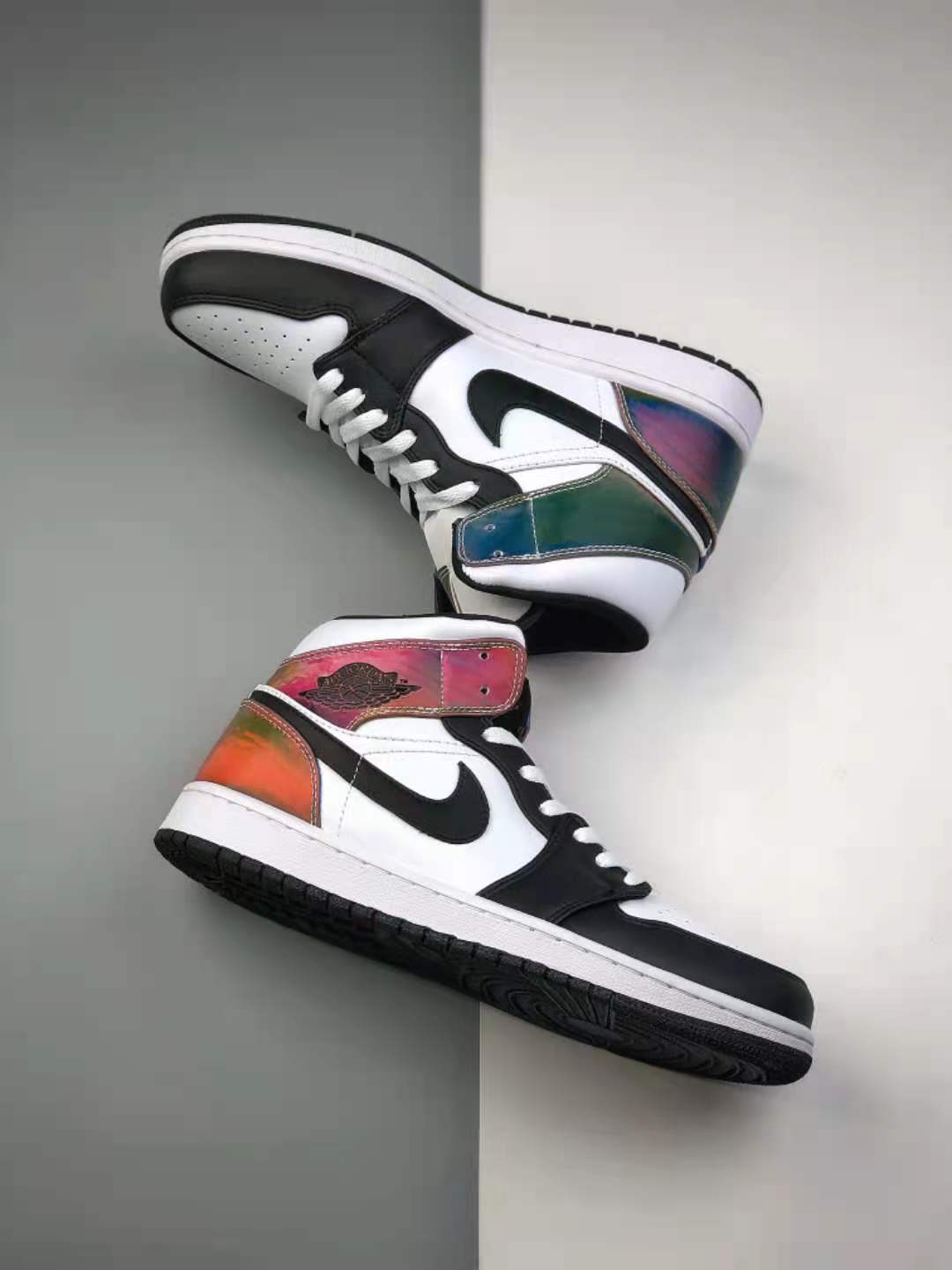 Air Jordan 1 Mid SE 'Heat Reactive' - Color Change | DM7802-100