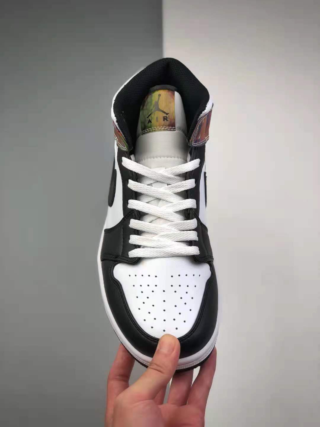 Air Jordan 1 Mid SE 'Heat Reactive' - Color Change | DM7802-100