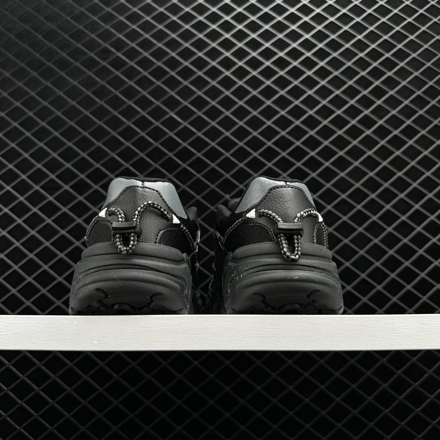 FILA Heritage Fluid Black - Stylish and Timeless Footwear