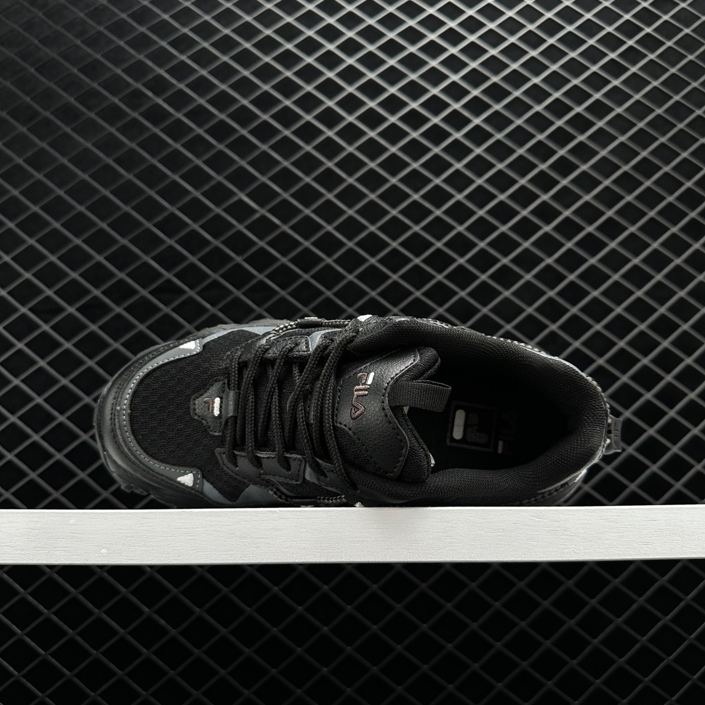 FILA Heritage Fluid Black - Stylish and Timeless Footwear