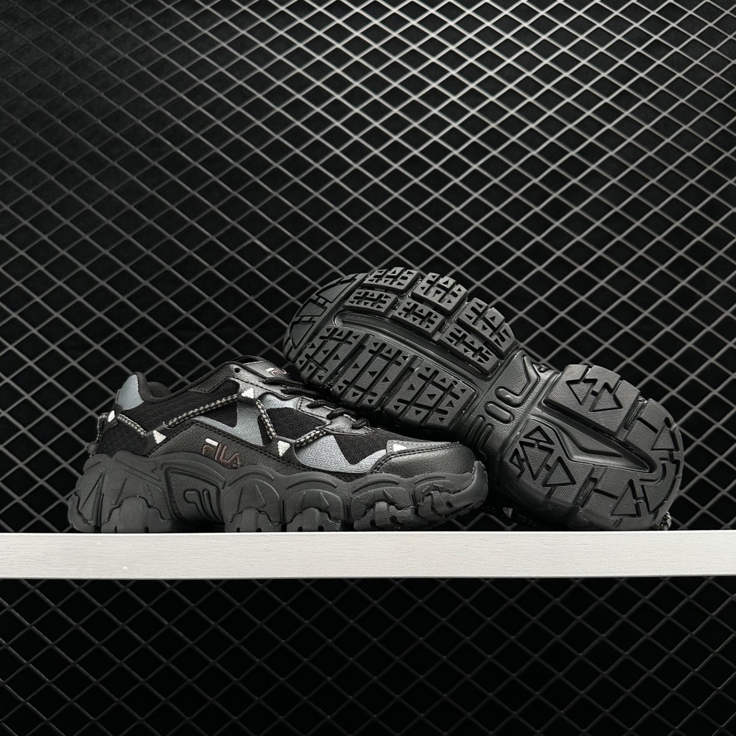 FILA Heritage Fluid Black - Stylish and Timeless Footwear