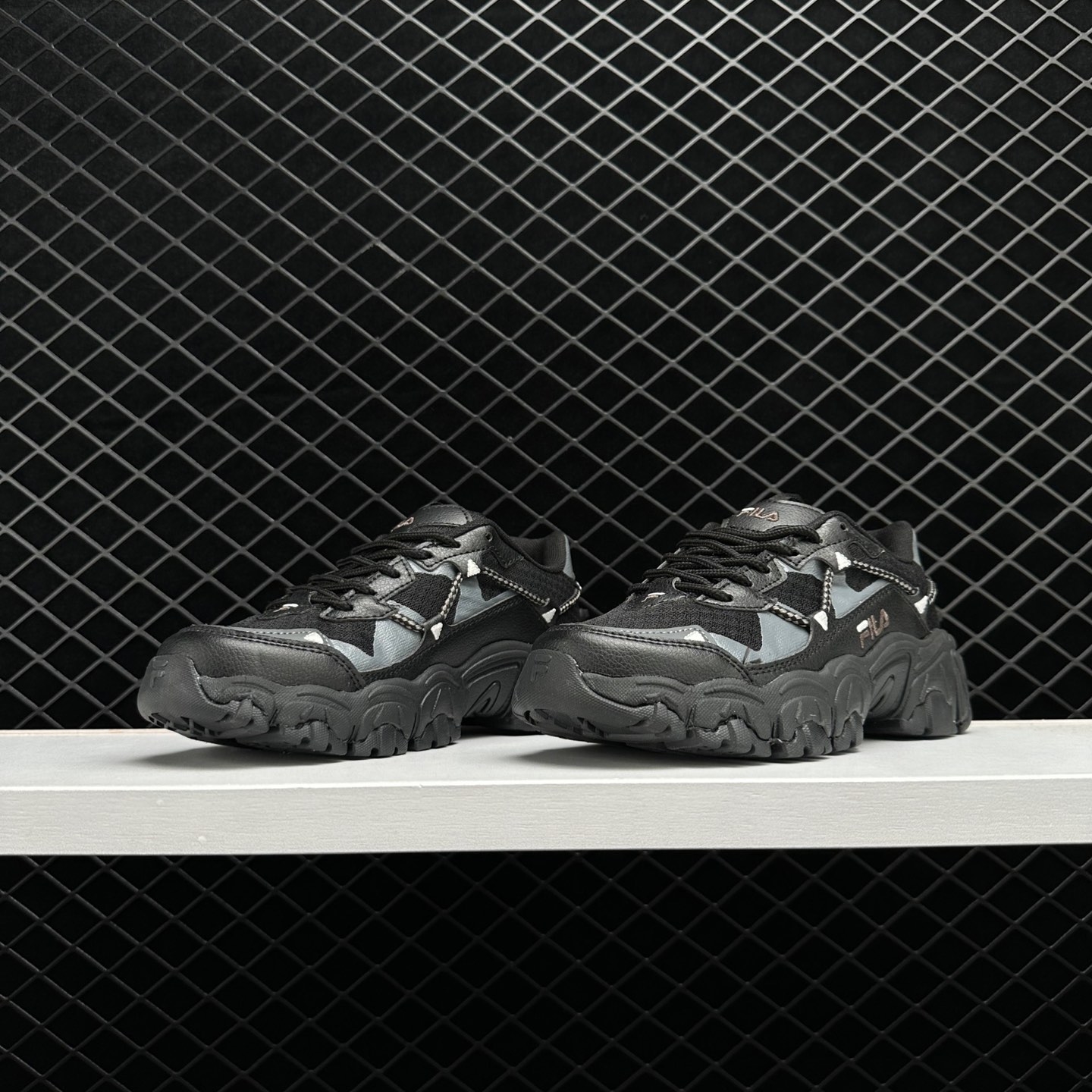 FILA Heritage Fluid Black - Stylish and Timeless Footwear