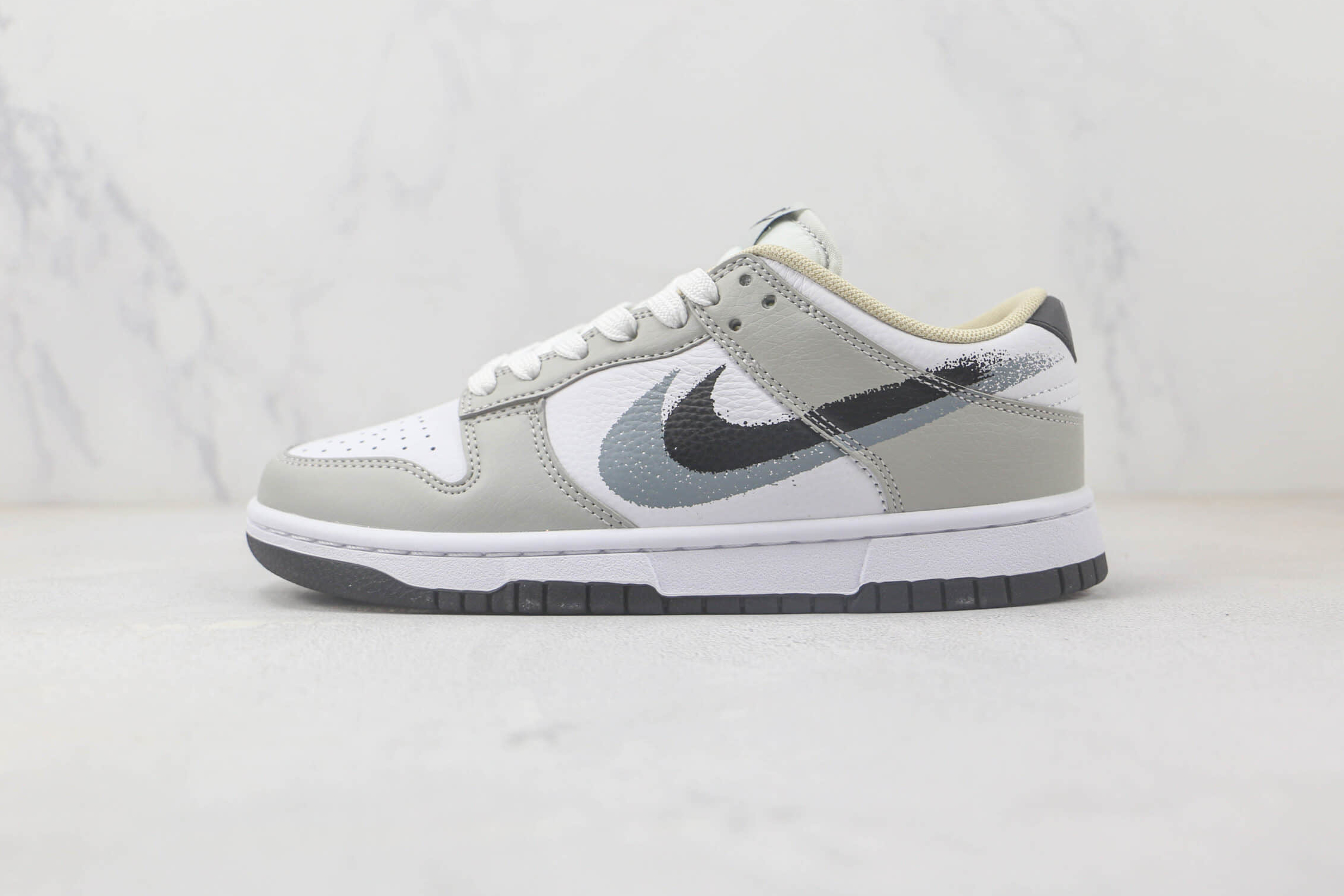 Nike Dunk Low 'Spray Paint Swoosh' FD0661-100