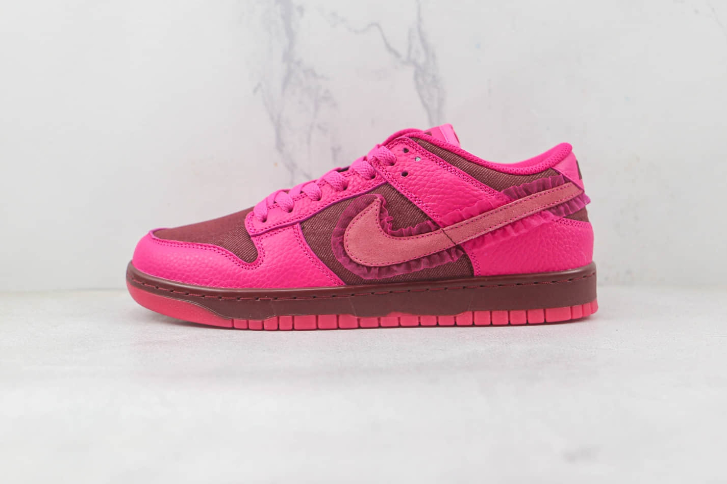 Nike Dunk Low 'Valentine's Day' DQ9324-600