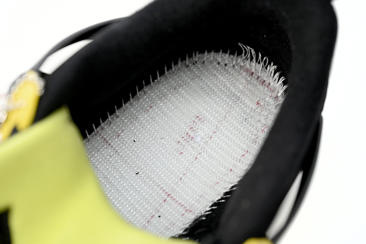 Air Jordan 4 Retro 'Thunder' DH6927-017 - Iconic Style and Classic Design | Limited Stock Air Jordan 4 Retro 'Thunder' DH6927-017 - Iconic Style and Classic Design | Limited Stock