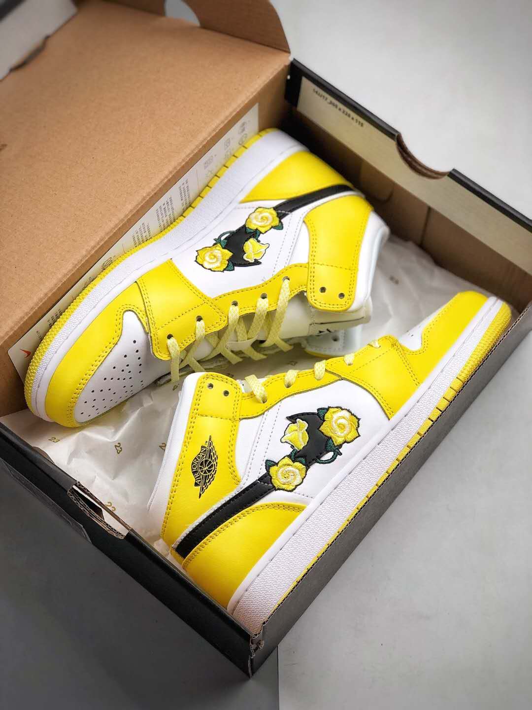Air Jordan 1 Mid SE 'Rose Patch - Dynamic Yellow' AV5174-700 | Stylish and Vibrant Footwear Air Jordan 1 Mid SE 'Rose Patch - Dynamic Yellow' AV5174-700 | Stylish and Vibrant Footwear