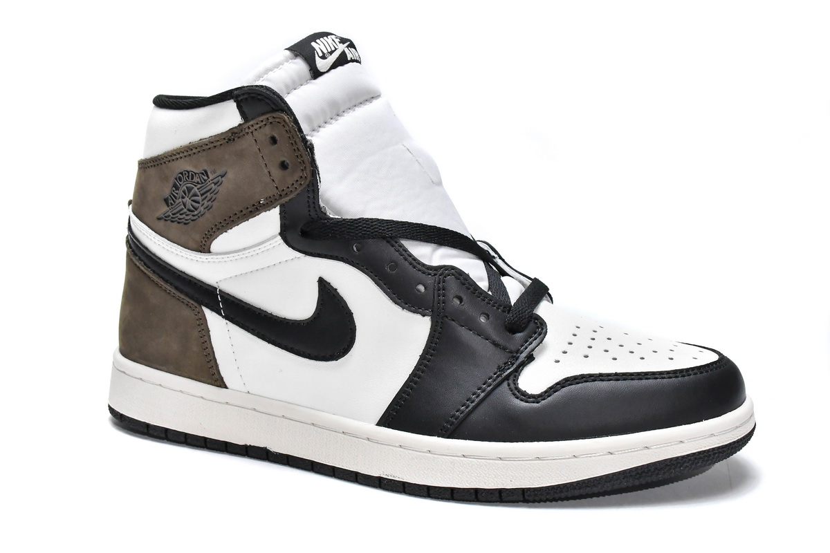 Air Jordan 1 Retro High OG 'Dark Mocha' - Supreme Style and Unmatched Quality.