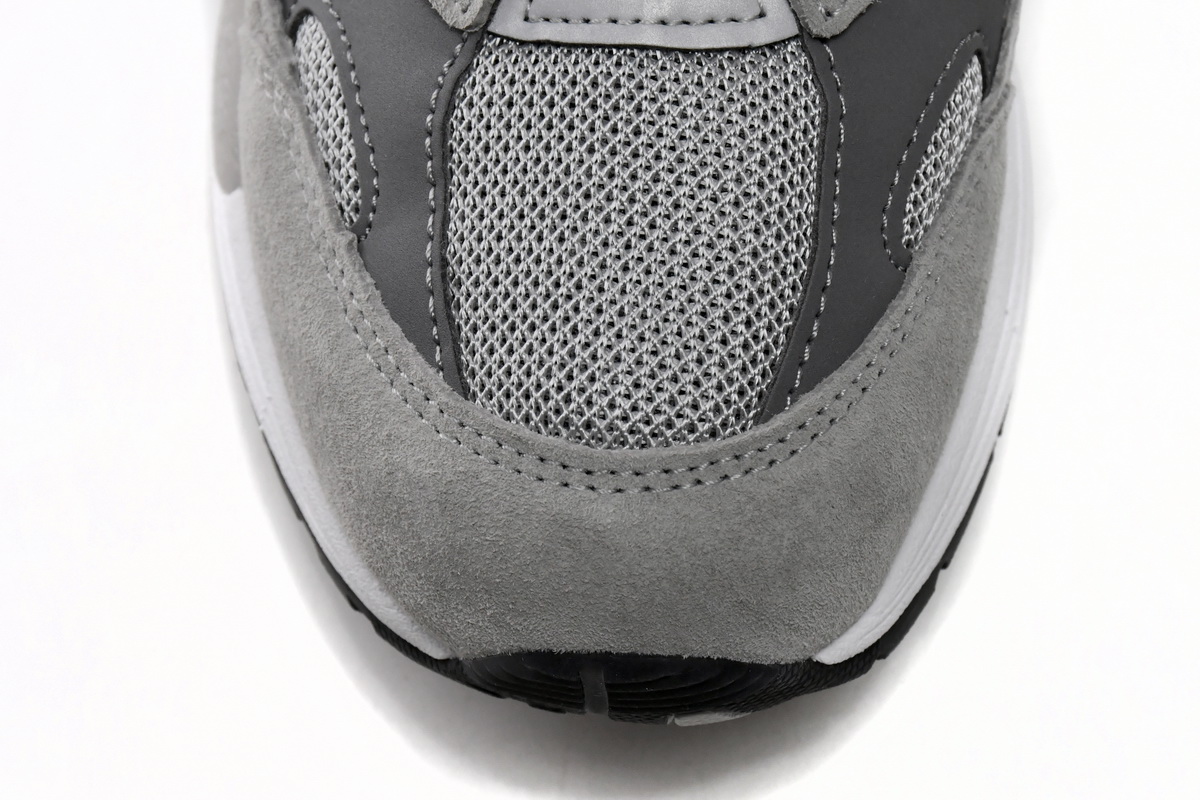 New Balance 992 Made In USA 'Grey' M992GR - Premium Athletic Sneakers for Men New Balance 992 Made In USA 'Grey' M992GR - Premium Athletic Sneakers for Men