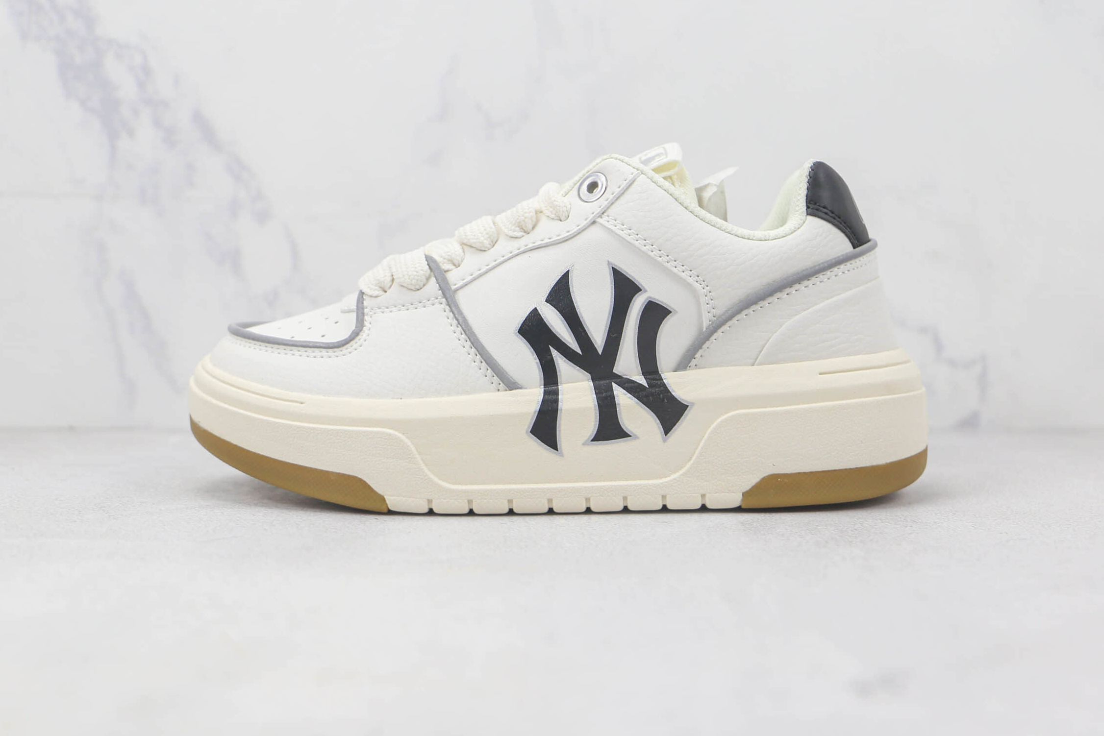MLB Chunky Liner Yankees Vintage Cream Sneakers - Officially Licensed MLB Footwear