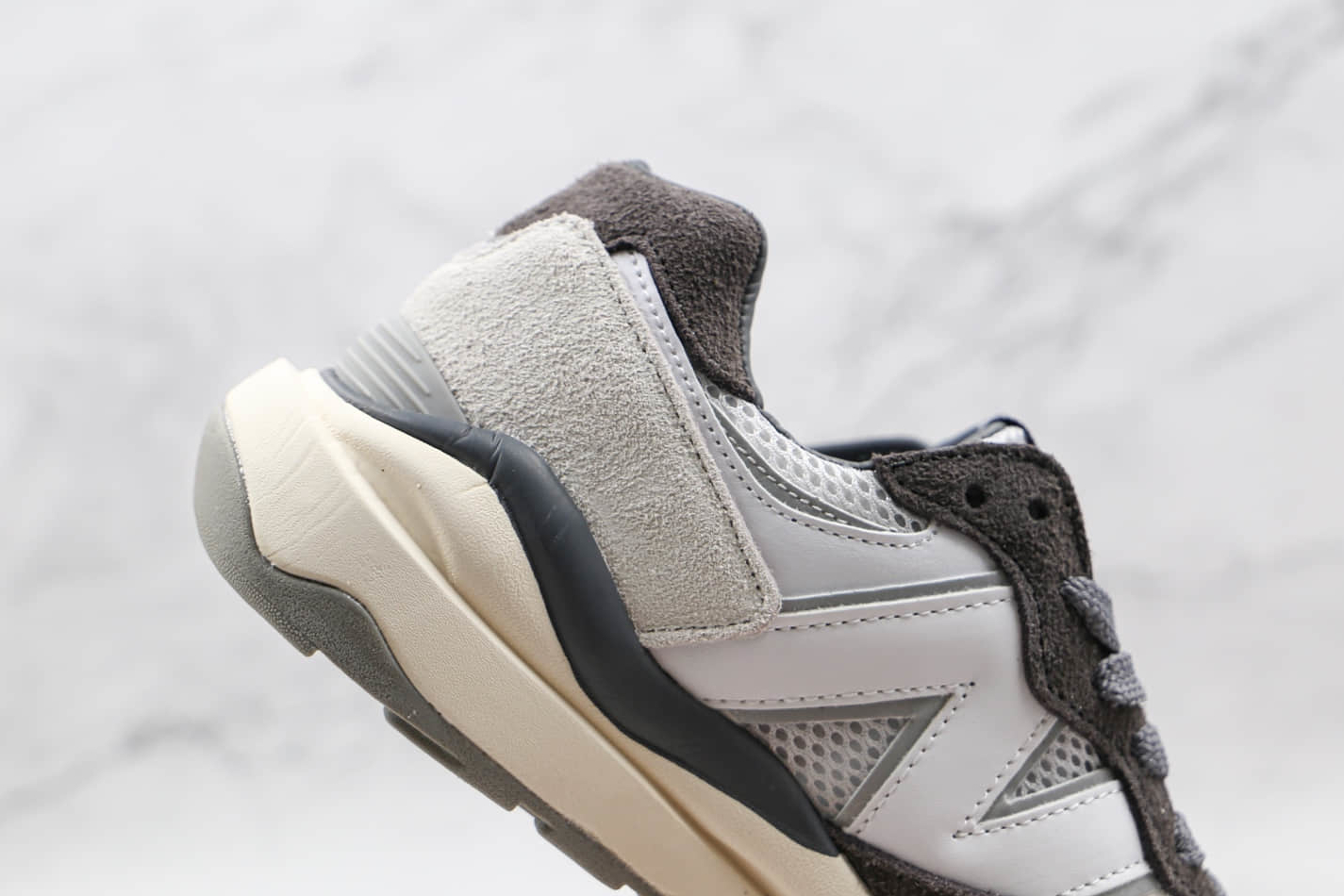New Balance 57 40 'Grey Black' Exclusive M5740SP1 – Premium Sneakers for Style and Comfort