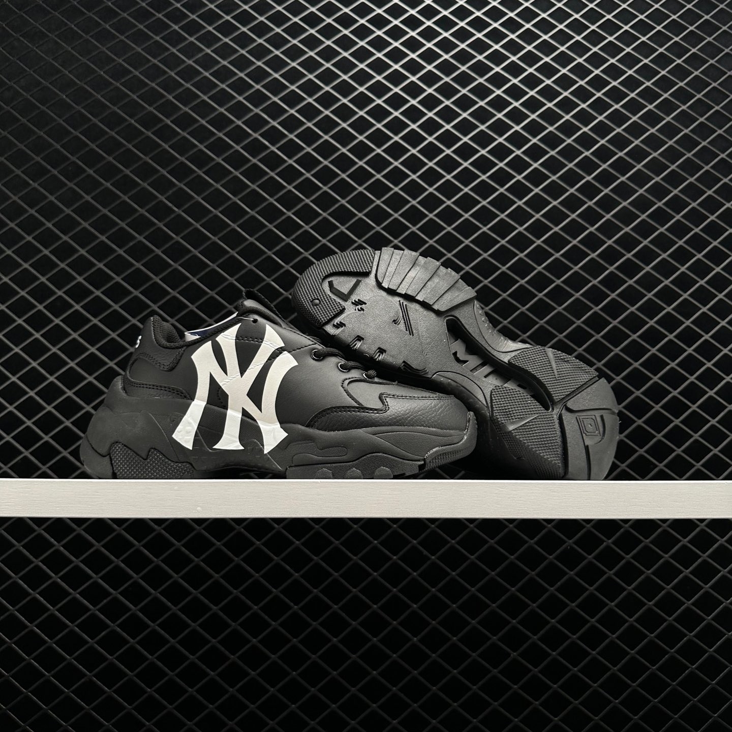 MLB Big Ball Chunky A New York Yankees Shoes 3ASHC101N-50BKS - Shop Now!