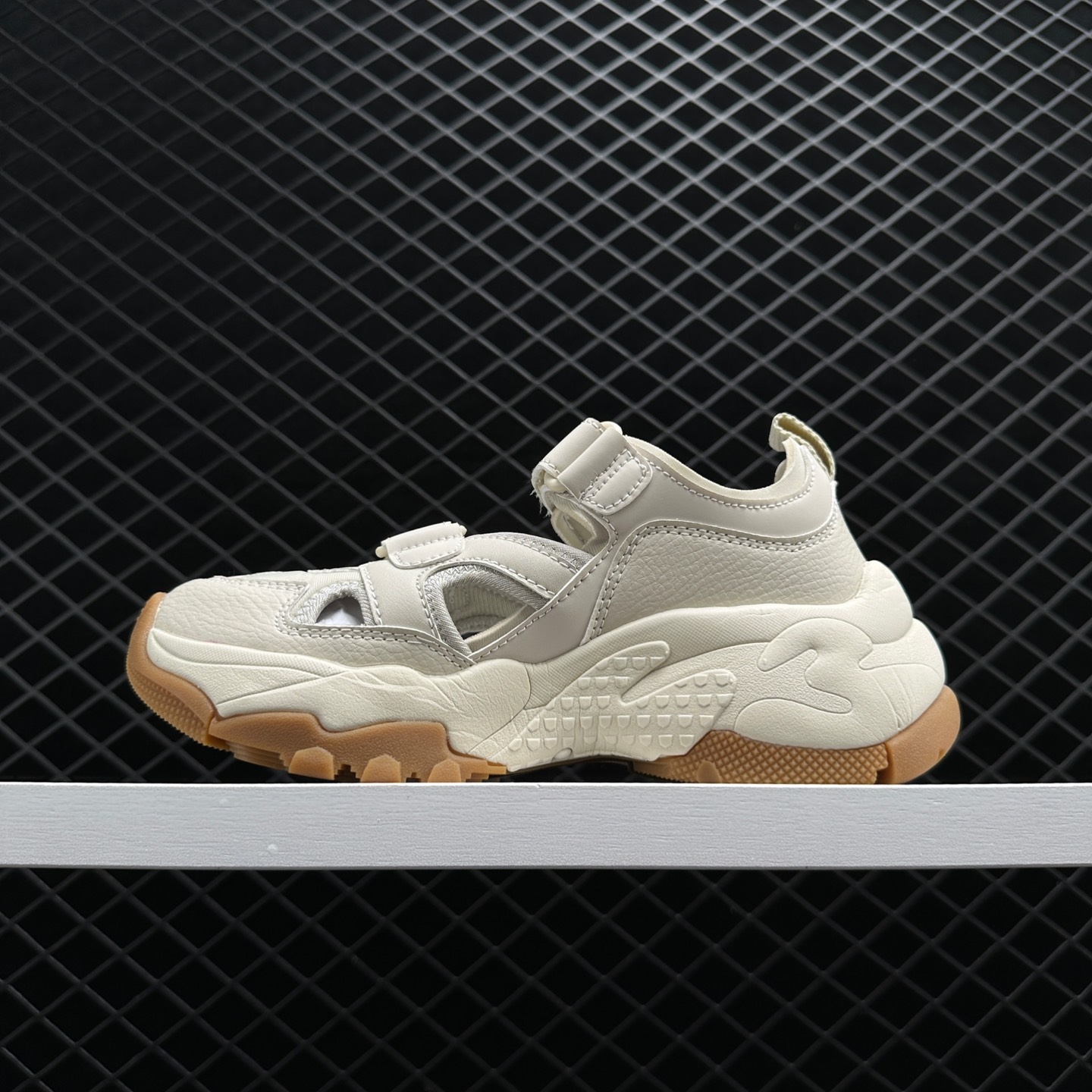 MLB Big Ball Chunky Mask NY Yankees Sandal Shoes - White | 3ASDCH133-50CRS MLB Big Ball Chunky Mask NY Yankees Sandal Shoes - White | 3ASDCH133-50CRS