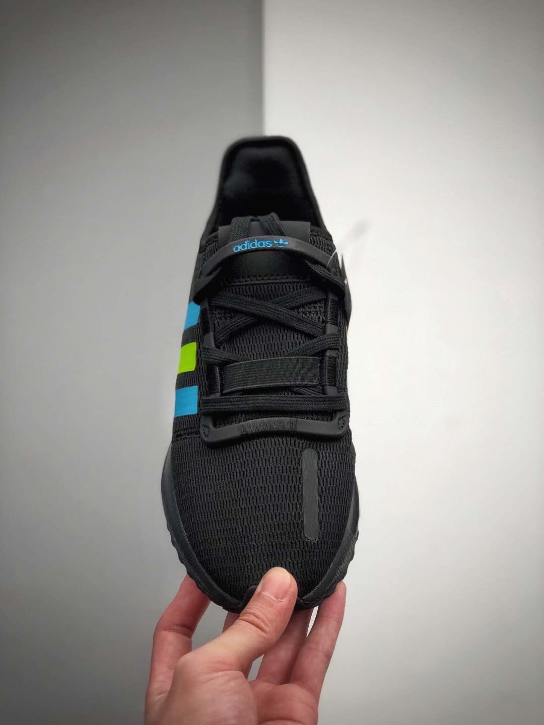 Adidas U_Path Run Blue Glow EG5330 - Stylish & Comfortable Footwear! Adidas U_Path Run Blue Glow EG5330 - Stylish & Comfortable Footwear!