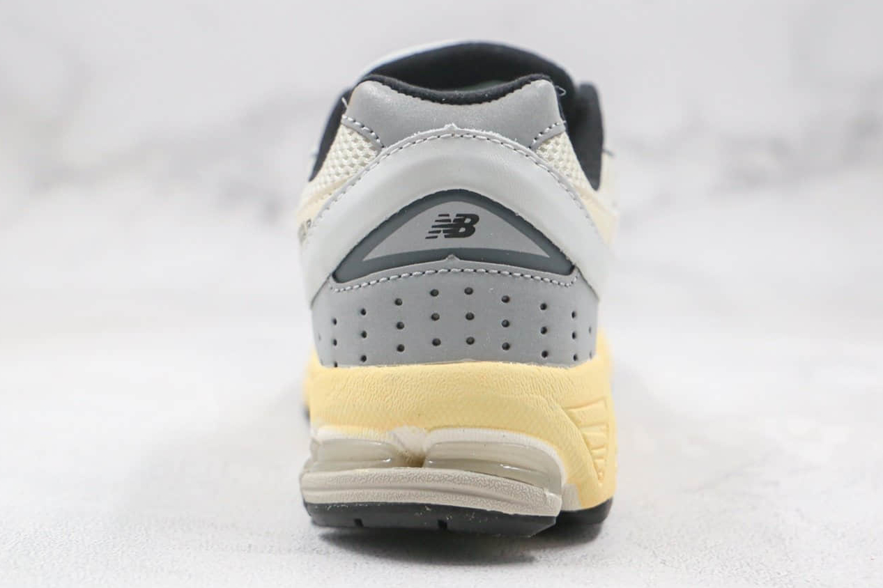 New Balance Thisisneverthat x 2002R 'White' ML2002RT - Stylish Collaboration Sneakers New Balance Thisisneverthat x 2002R 'White' ML2002RT - Stylish Collaboration Sneakers