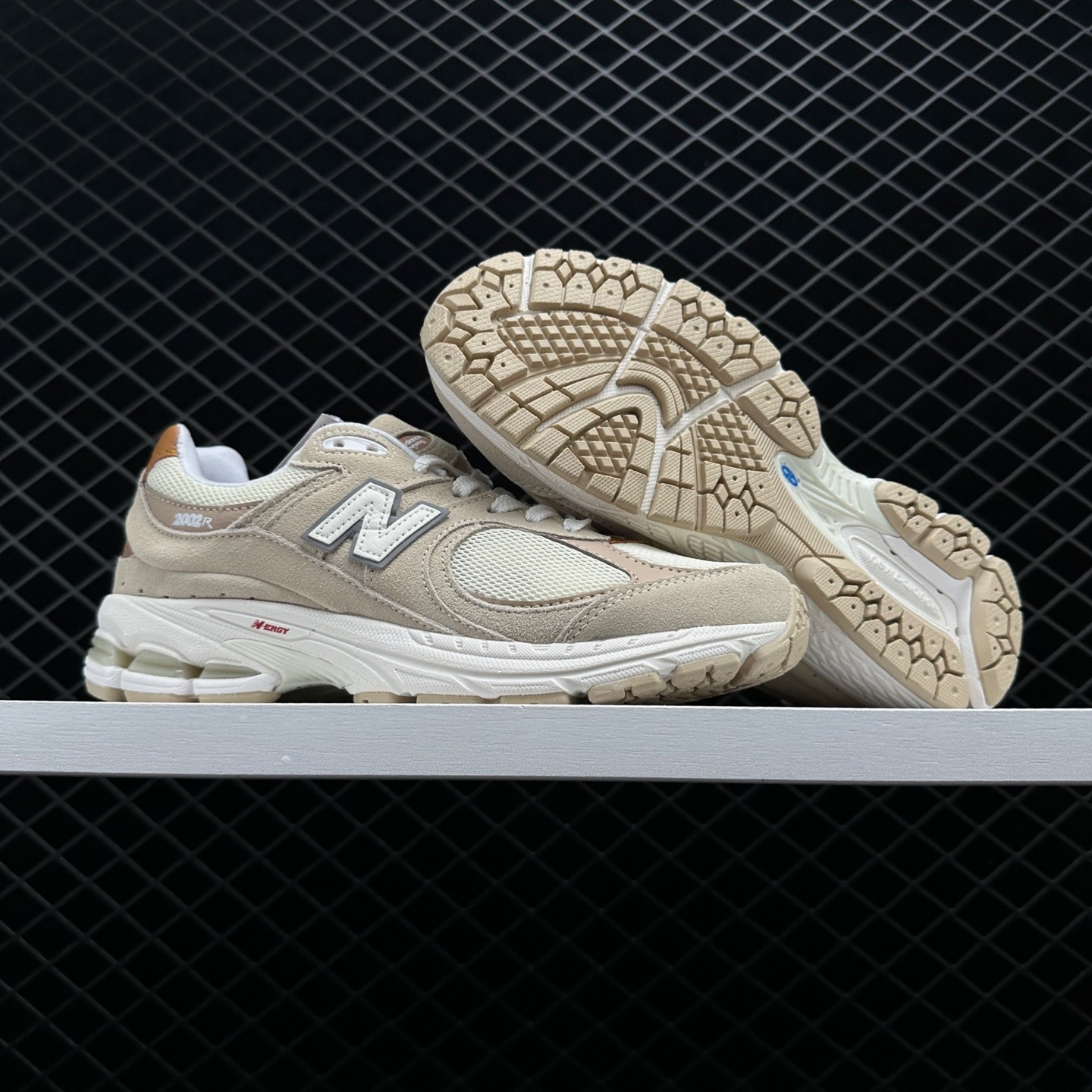 New Balance 2002R 'Sandstone' M2002RSC - Iconic Design, Enhanced Comfort New Balance 2002R 'Sandstone' M2002RSC - Iconic Design, Enhanced Comfort