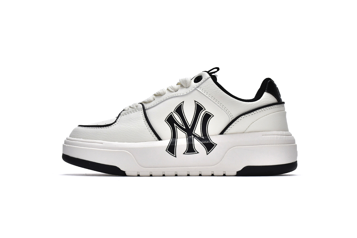 MLB Chunky Liner NY Yankees White Black 3ASXCA12N-50WHS | Official Merchandise